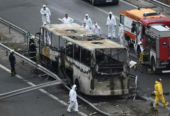 Bulgaria: Mueren calcinadas 46 personas tras accidente de bus | RCN Radio