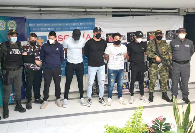 Los funcionarios fueron trasladados a la Unidad de Reacción Inmediata, URI, de la Fiscalía para que respondieran por el delito de concierto para delinquir agravado con fines extorsivos.