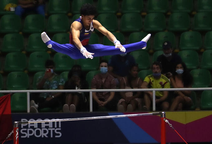 Gimnasia artística por equipos