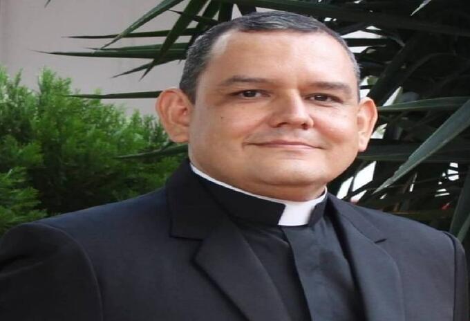Monseñor Israel Bravo
