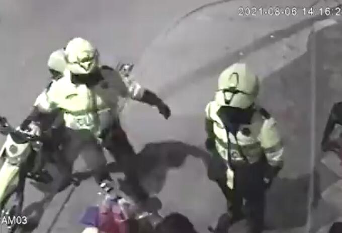 Patrullero agrede a vendedora de tintos