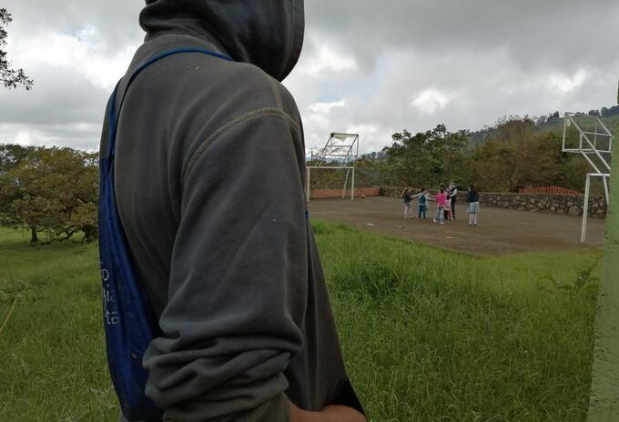 Estudiantes de zona rural que no asisten a clases presenciales para poder trabajar