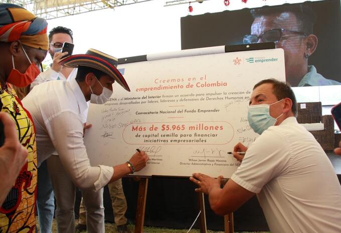 Convenio para emprendimientos de líderes sociales