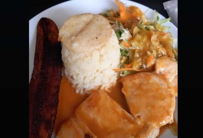 Referencia almuerzo ejecutivo o 'corrientazo' en Medellín.