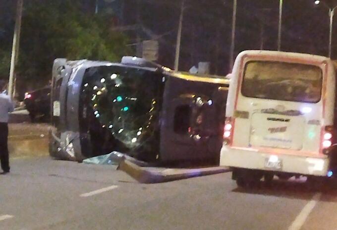 El cantante de música popular no se encontraba en el vehículo.