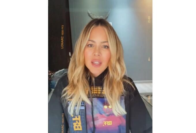 Natalia Paris, con 48 años de edad, aparece en short descaderado Natalia Paris, con 48 años de edad, aparece en short descaderado
