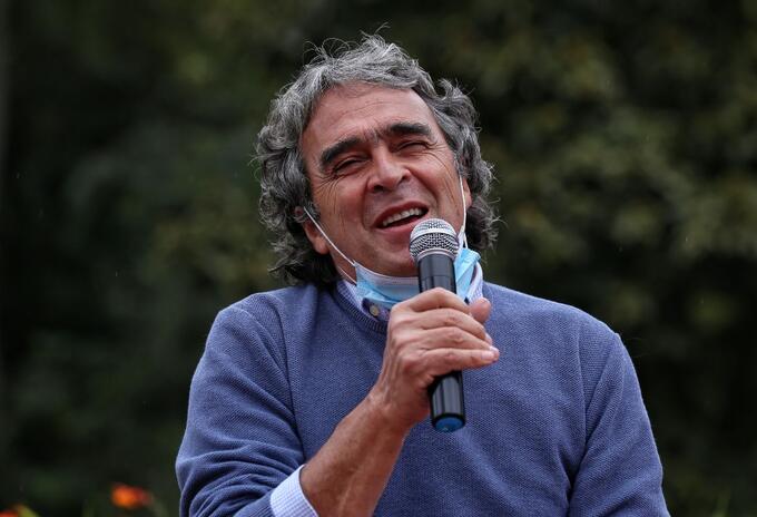 Sergio Fajardo contra petristas que proponen hacer P en Día de Velitas Sergio Fajardo contra petristas que proponen hacer P en Día de Velitas