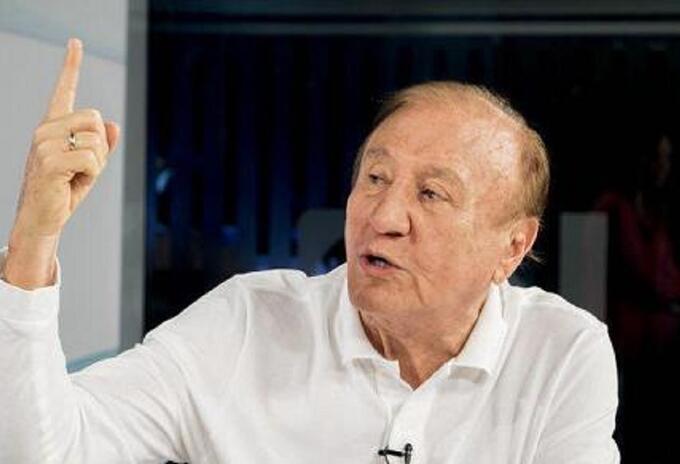 Personas cercanas al precandidato presidencial aseguran que la decisión obedece a una persecución política.
