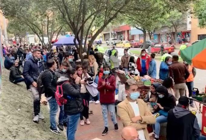 Filas para trámites de pasaportes en Bogotá