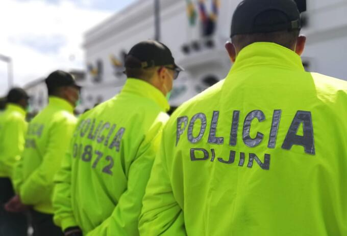 policía