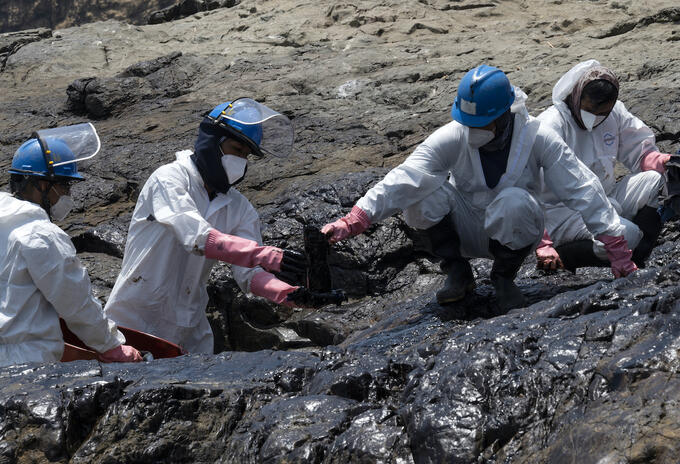 Derrame de petróleo en Perú por erupción de volcán en Tonga