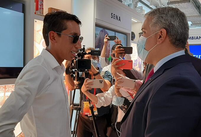 El presidente Iván Duque y Egan Bernal, en ExpoDubai 2021