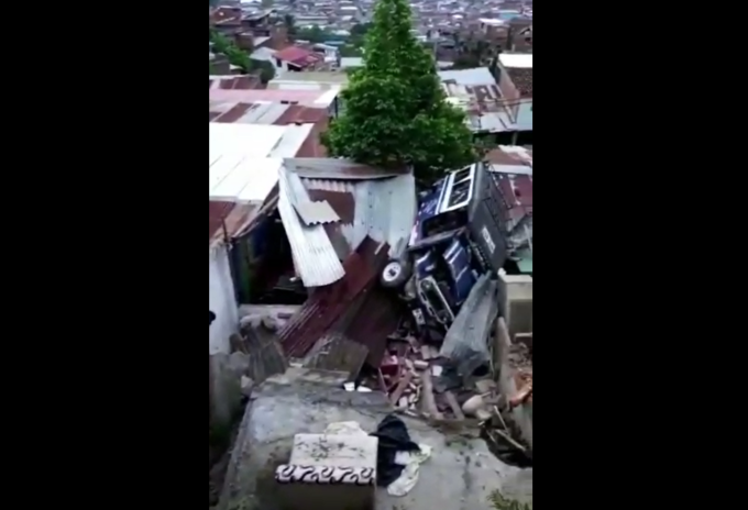 Guala cayó sobre vivienda en Cali