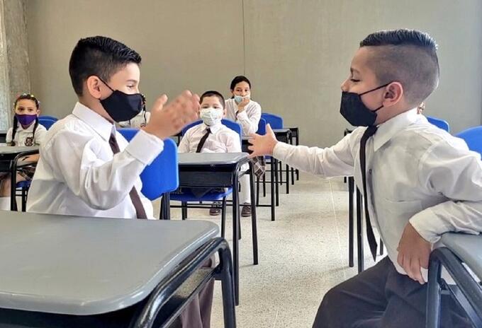 Retorno a clases en escuelas y colegios.