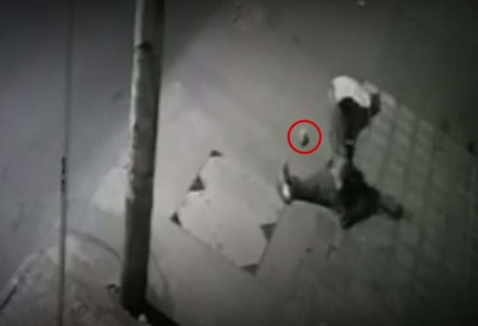 Hombre atacado con una piedra en Bosa para ser hurtado