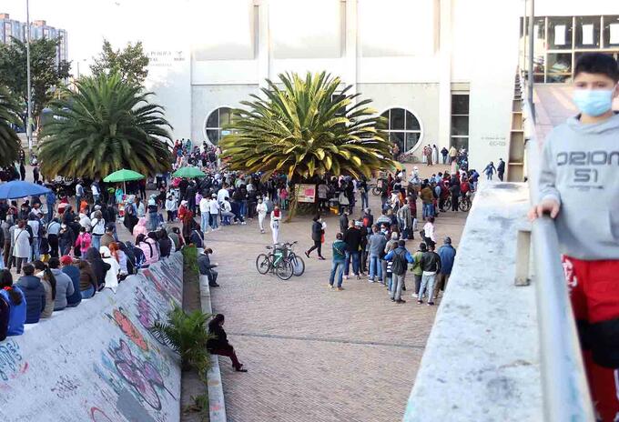 Coronavirus en Bogotá largas filas para pruebas covid-19 en la ciudad