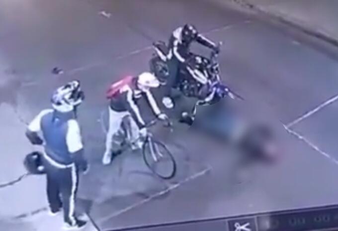 Motociclista arrolla a peatón en localidad de Bosa