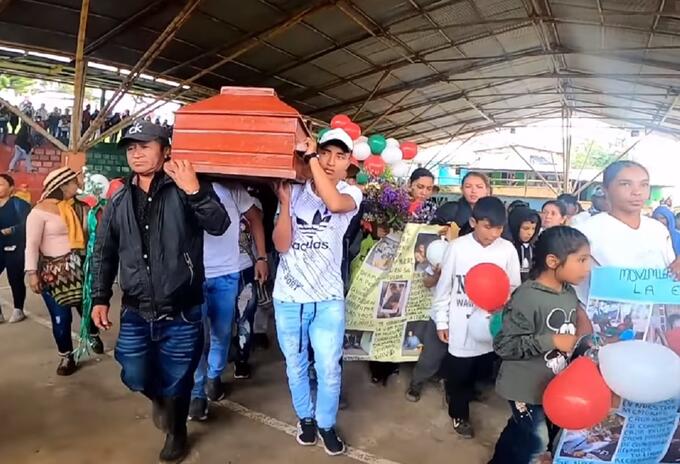 Sepelio del niño indígena- Fotografía tomada de Tejido de Comunicación Pueblo Nasa norte del Cauca