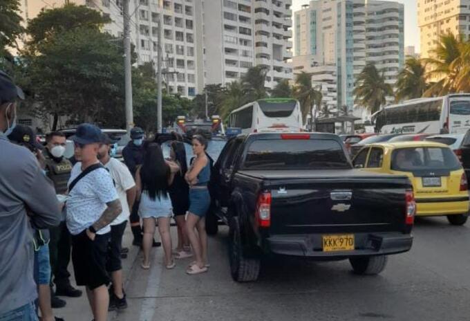 En Cartagena, turistas de Medellín amenazan a funcionarios de la alcaldía en un procedimiento