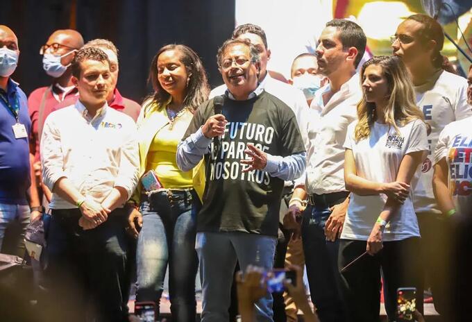 Referencia cierre de campaña de Gustavo Petro en Medellín.