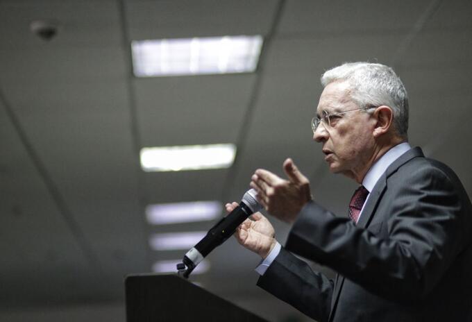 Álvaro Uribe contra Petro: preguntar a venezolanos por qué están aquí Álvaro Uribe contra Petro: preguntar a venezolanos por qué están aquí
