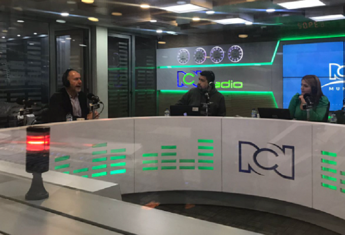 Director de Fenalco Bogotá, Juan Esteban Orrego en cabina de RCN Radio