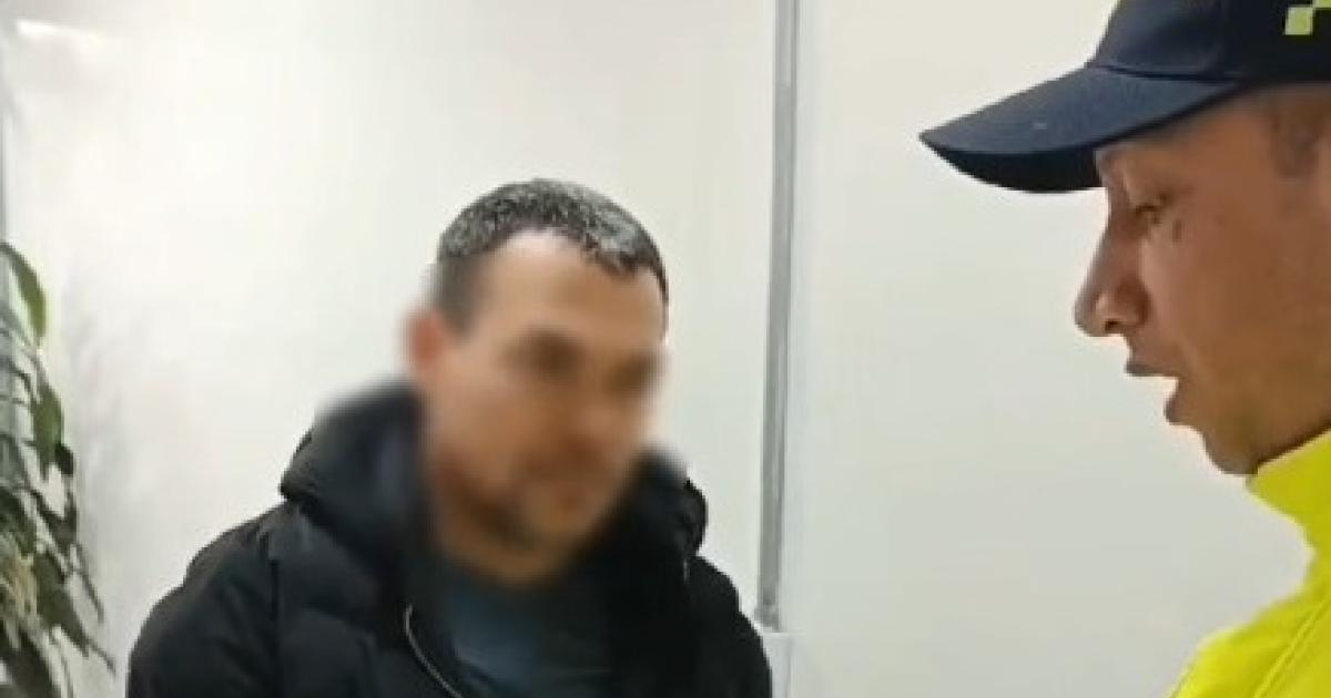 Fue capturado un padre por abuso a su hija: quería huir a Estados Unidos