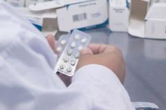 SIC sanciona a tres sociedades por sobreprecios de hasta 7.000 % en medicamentos