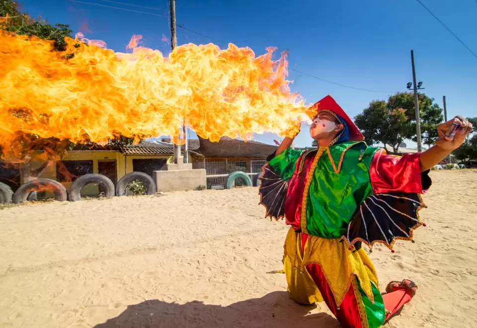 Los grupos folclóricos mantienen la tradición con eventos virtuales. 