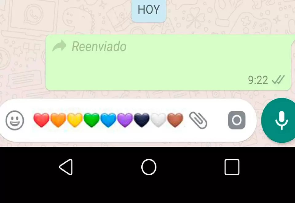 Chat de WhatsApp con corazones