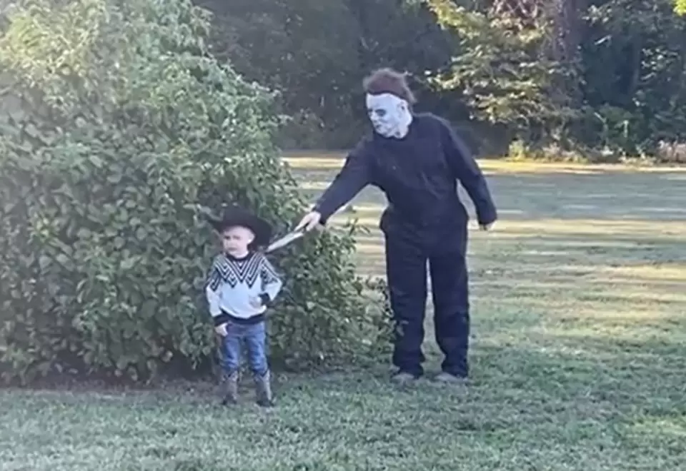 Reacción de un niño cuando ve a Michael Myers 