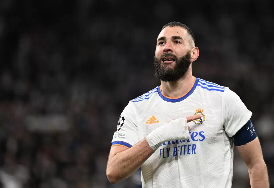 Karim Benzema celebrando uno de los goles ante PSG