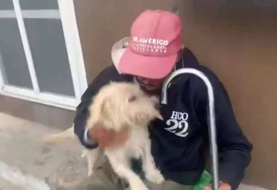 Abuelo ciego recuperó su perro perdido