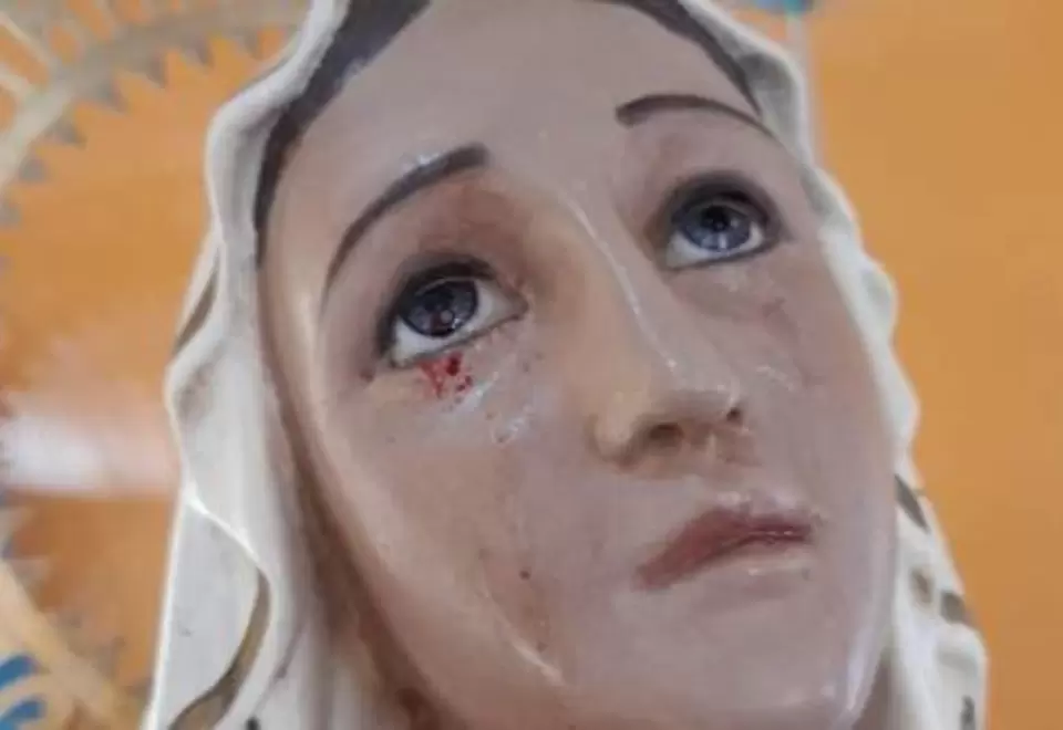 Virgen que llora sangre