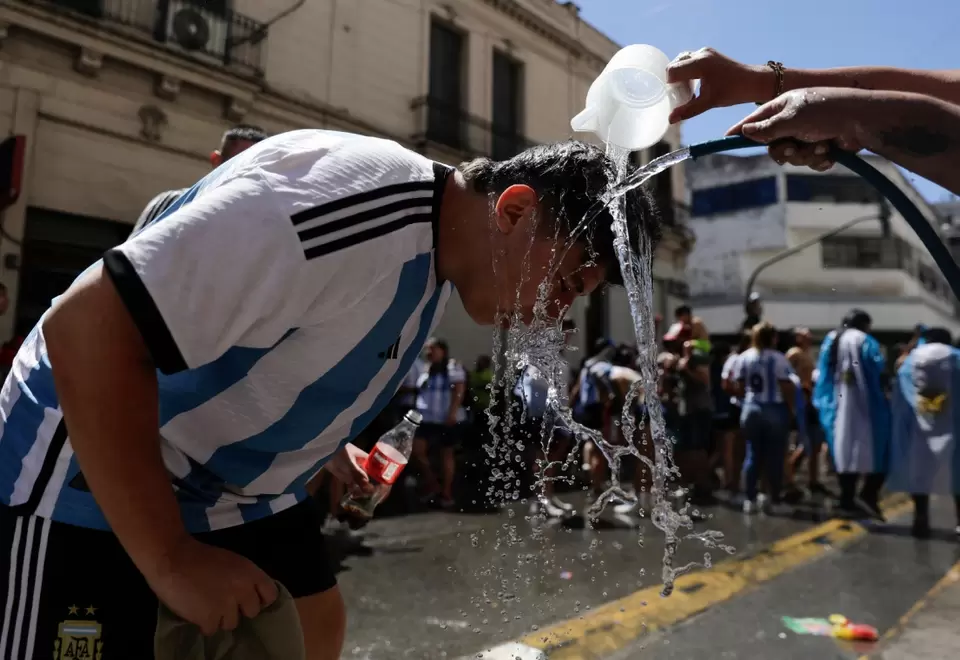 Los hinchas argentinos siguen celebrando el título de Qatar 2022