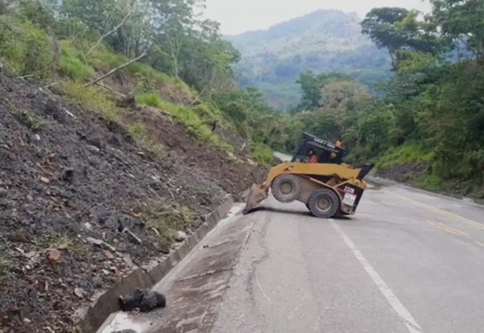 Por derrumbe hay cierre en la vía Bucaramanga - Barrancabermeja