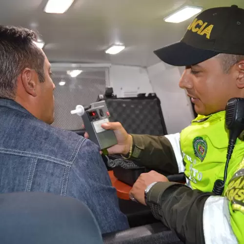 Beber orina ante prueba de alcoholemia, ¿mito o realidad?