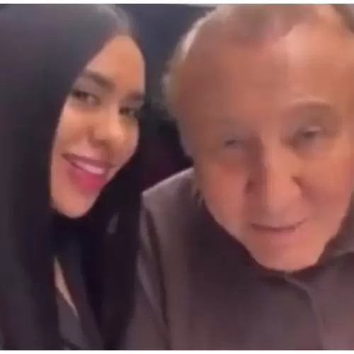 Rodolfo Hernández reaparece con una bella joven: "vivo y coleando"