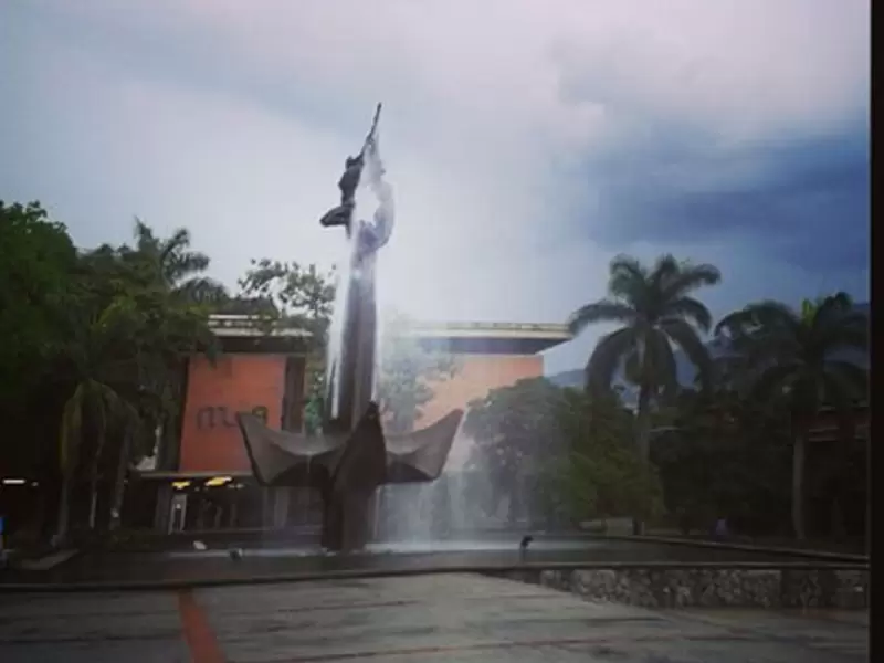 En asamblea permanecen algunos docentes de la Universidad de Antioquia, por la falta de recursos del Estado para la educación superior.