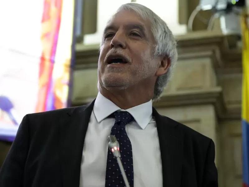 Enrique Peñalosa, alcalde de Bogotá, sería cobijado con la medida