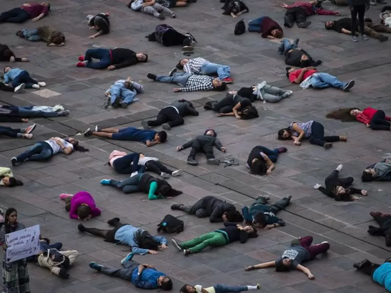 La prensa internacional reportó entre 300 y 500 muertos en la masacre, mientras que el gobierno sólo reconoció 20.