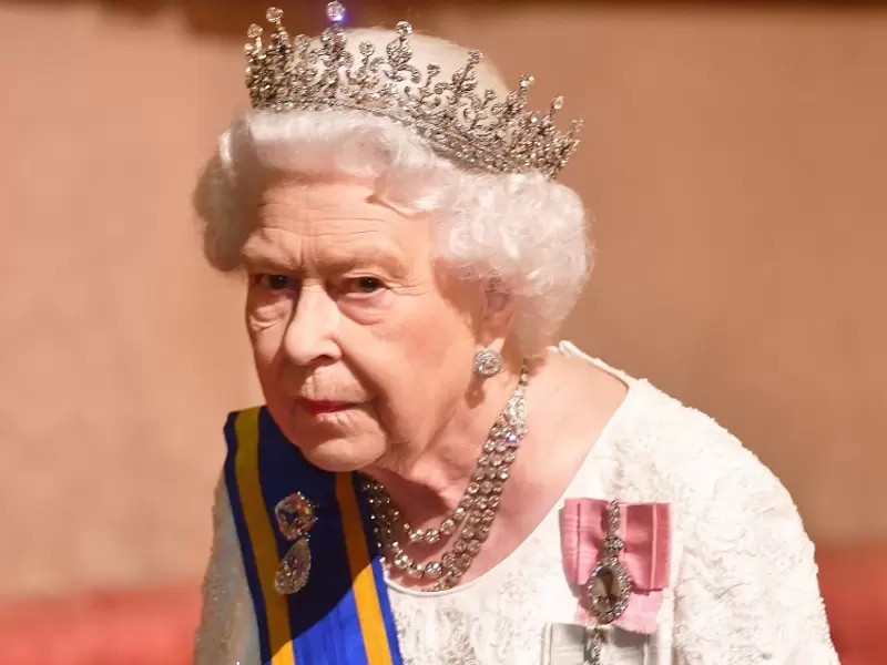 Reina Isabel II