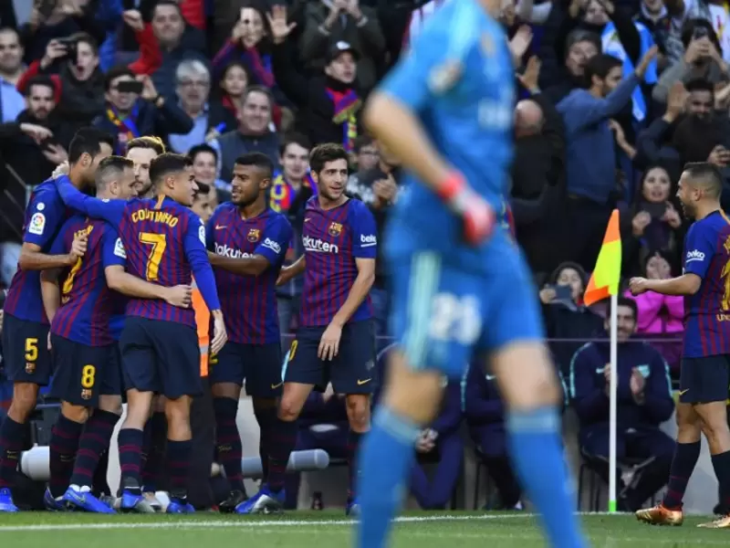 Jugadores del Barcelona celebrando un gol ante el Real Madrid en el Camp Nou Los jugadores del Barcelona celebrando el primer gol ante el Real Madrid en el Camp Nou