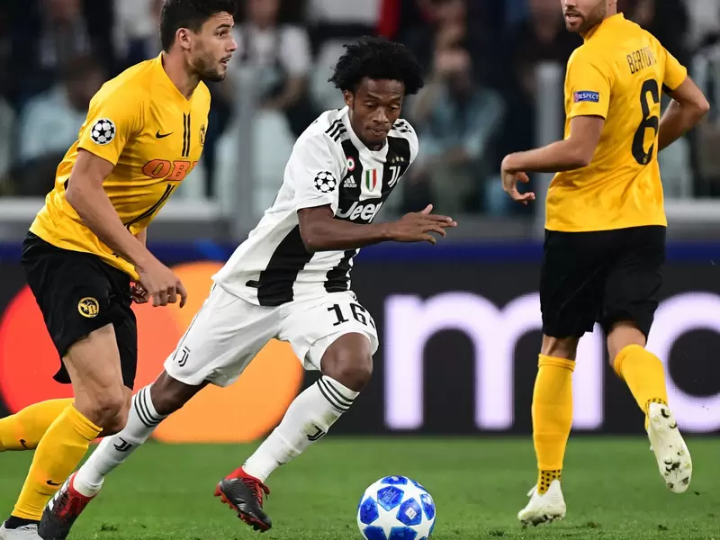 Juan Guillermo Cuadrado con Juventus ante Young Boys en la Champions League. Juan Guillermo Cuadrado - Juventus 2018/2019