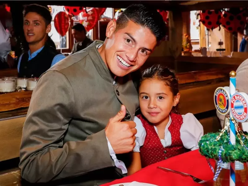 James Rodríguez con el Oktoberfest con su hija Salomé