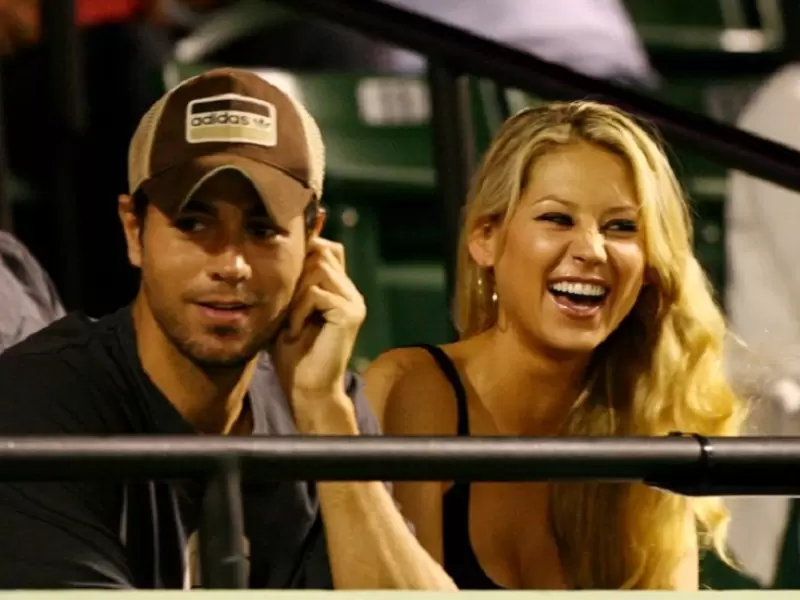 Enrique Iglesias y Anna Kúrnikova