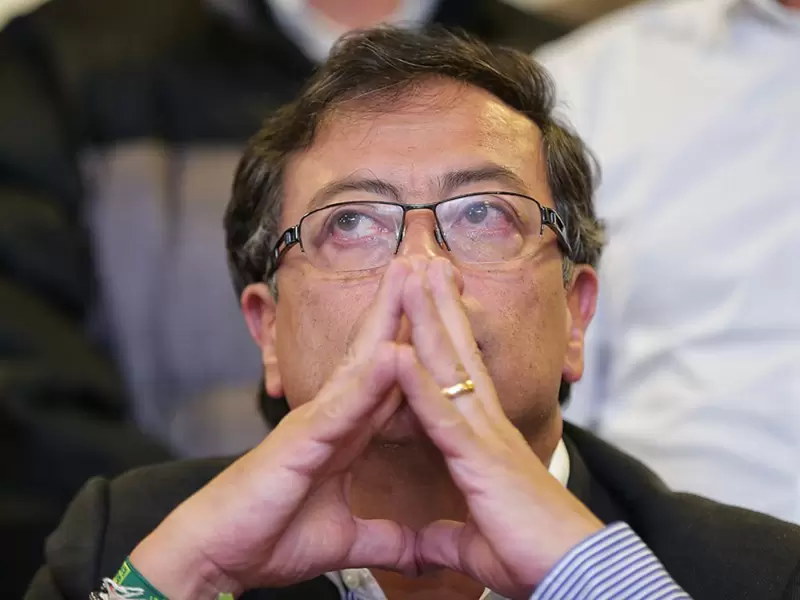 Gustavo Petro Gustavo Petro, congresista
