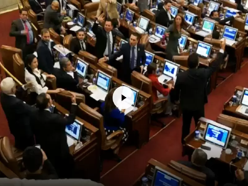Moción de censura contra Carrasquilla