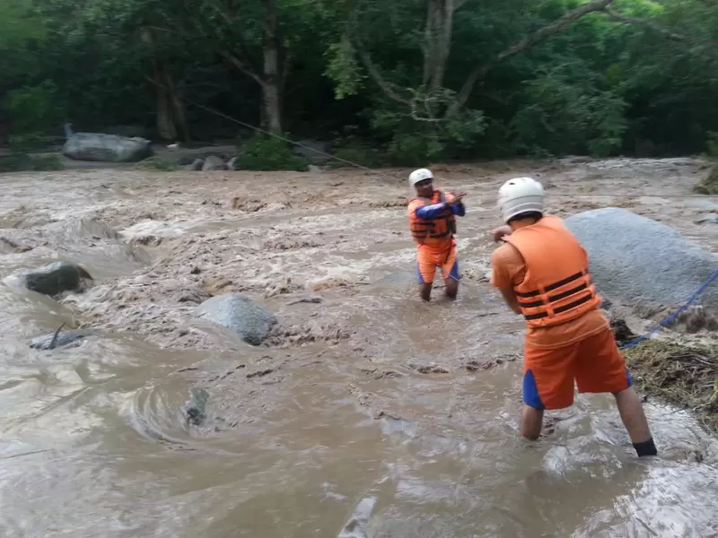 Oragnismos de socorro adelantan procedimientos en río Gaira