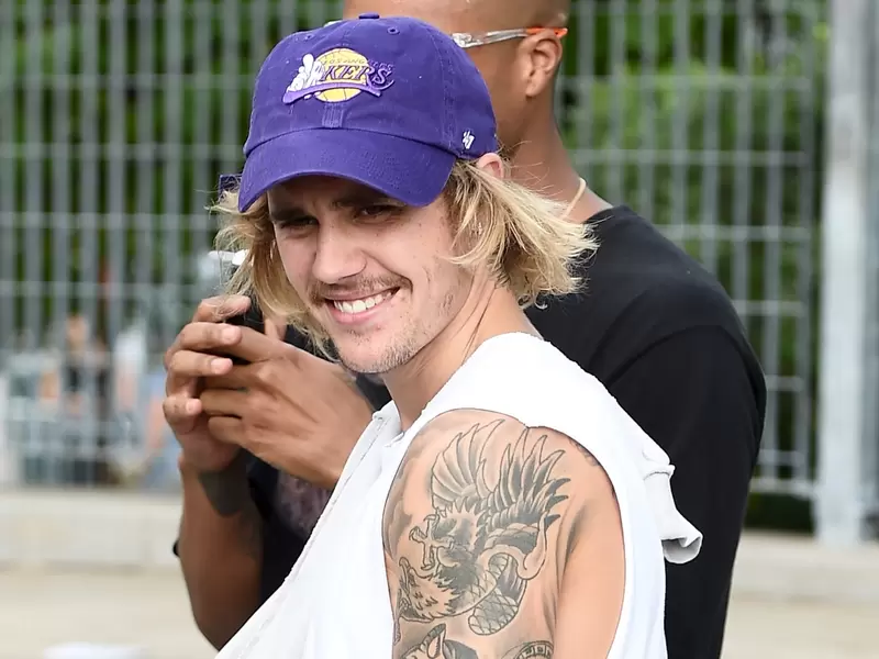 Foto de Justin Bieber con el cabello largo